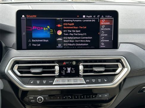 Used 2025 BMW X4 xDrive30i image 21