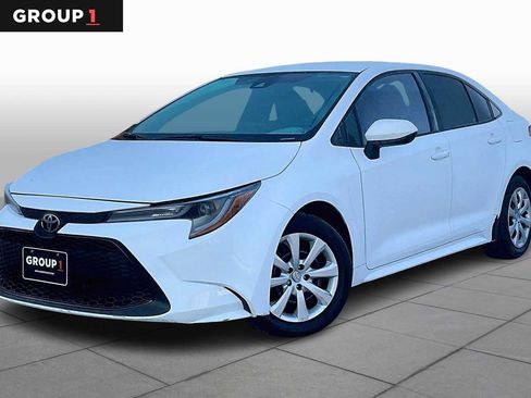 Used 2022 Toyota Corolla LE image 1