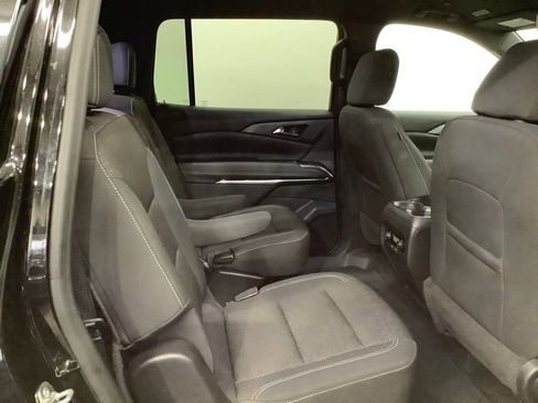 Used 2024 Chevrolet Traverse LT FWD image 28