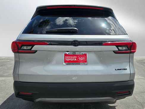 Used 2024 Toyota Grand Highlander FWD image 4