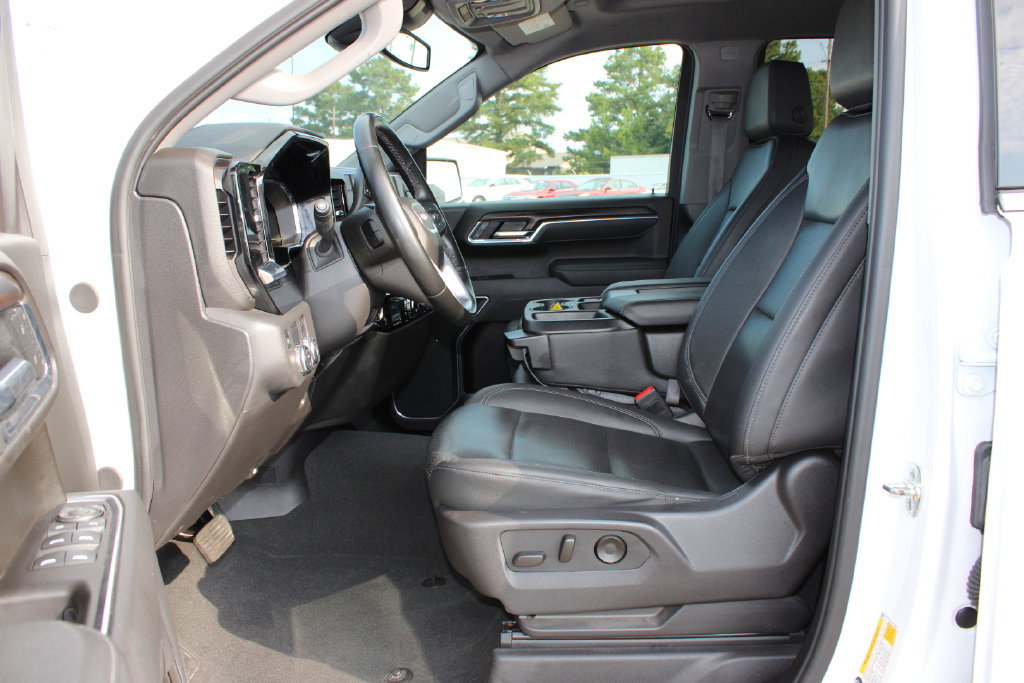 Used 2025 GMC Sierra 1500 SLT RWD image 10