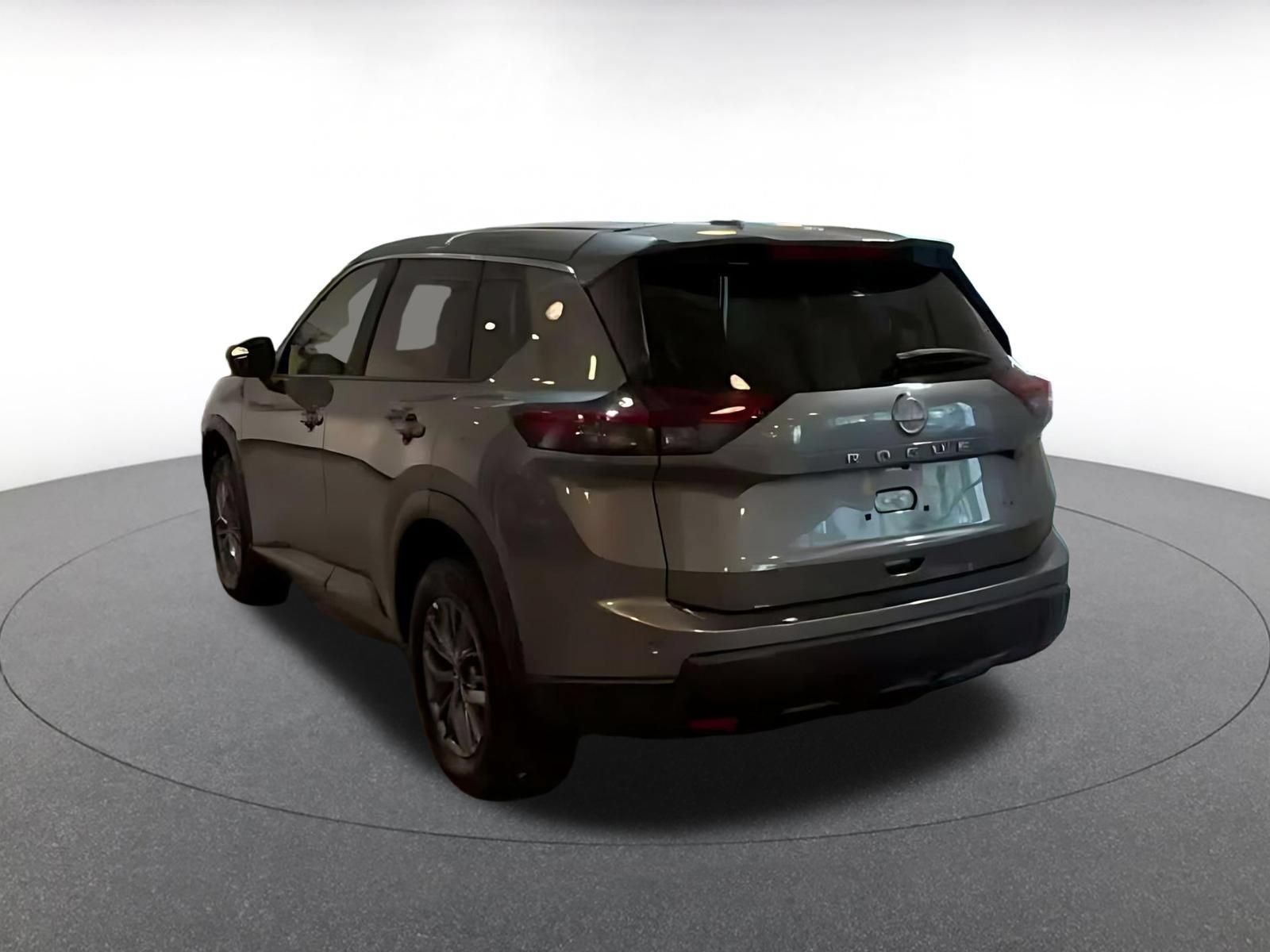 Used 2026 Nissan Rogue SV AWD/4WD image 12