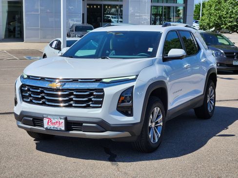 Used 2025 Chevrolet Equinox LT w/ Convenience Package II AWD/4WD image 4