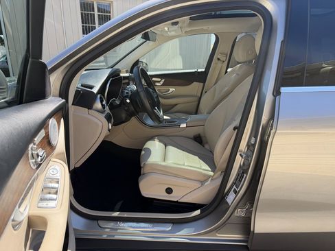 Used 2021 Mercedes-Benz GLC 300 4MATIC image 14