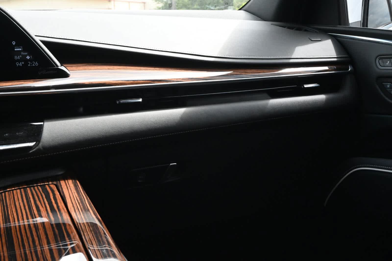 Used 2024 Cadillac Escalade Luxury RWD image 8