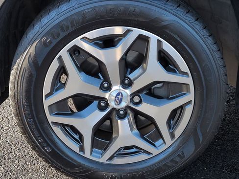 Used 2020 Subaru Forester Premium image 14