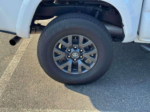 Used 2023 Toyota Tacoma SR5 RWD image 10