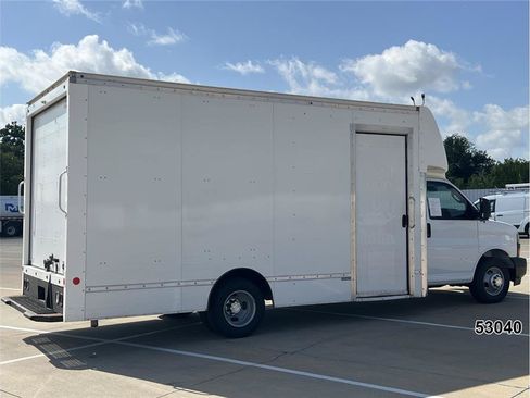 Used 2021 Chevrolet Express 3500 w/ Power Convenience Package RWD image 2