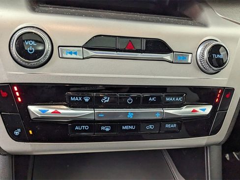 Certified 2022 Ford Explorer XLT w/ Equipment Group 202A image 29