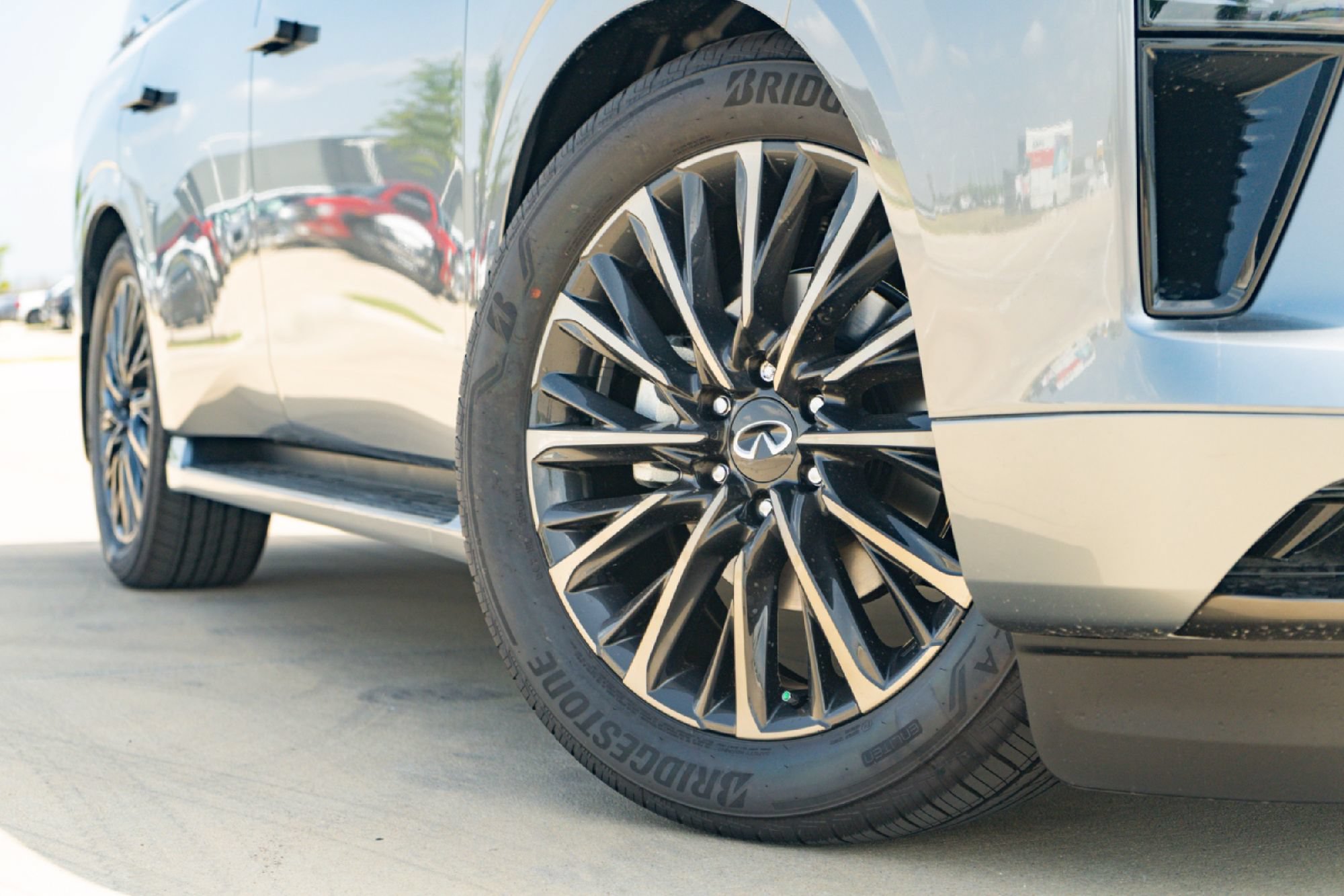 New 2027 INFINITI QX80 Autograph w/ Premium Cargo Package AWD/4WD image 2