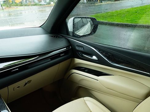 Used 2021 Cadillac Escalade ESV Premium Luxury w/ Driver Assist Tech Package image 11