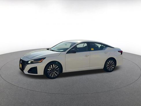 Used 2026 Nissan Altima 2.5 SV FWD image 8