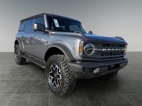 New 2025 Ford Bronco 4-Door AWD/4WD image 9