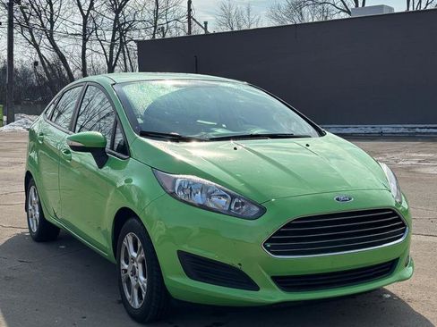 Used 2015 Ford Fiesta SE w/ Comfort Package image 2