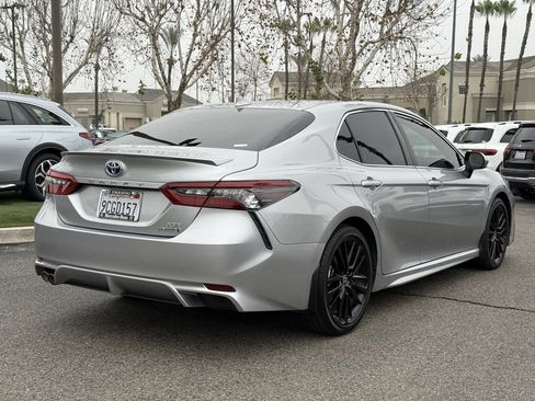 Used 2022 Toyota Camry XSE image 8