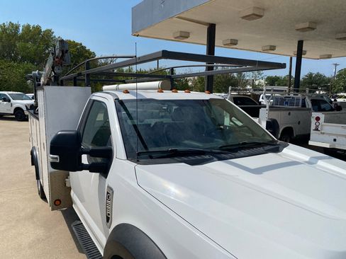 Used 2017 Ford F550 2WD Regular Cab Super Duty image 10