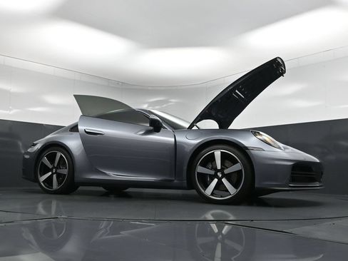 Certified 2026 Porsche 911 Carrera RWD image 34