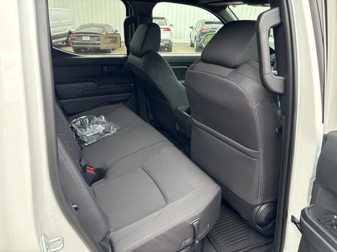 Certified 2026 Toyota Tacoma SR5 AWD/4WD image 17