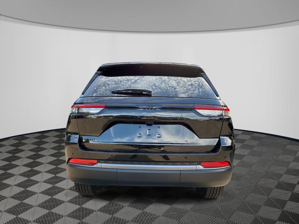 New 2026 Jeep Grand Cherokee Altitude AWD/4WD image 3