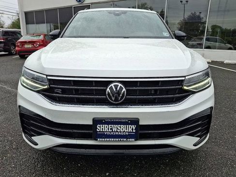 Used 2023 Volkswagen Tiguan SE R-Line AWD/4WD image 2