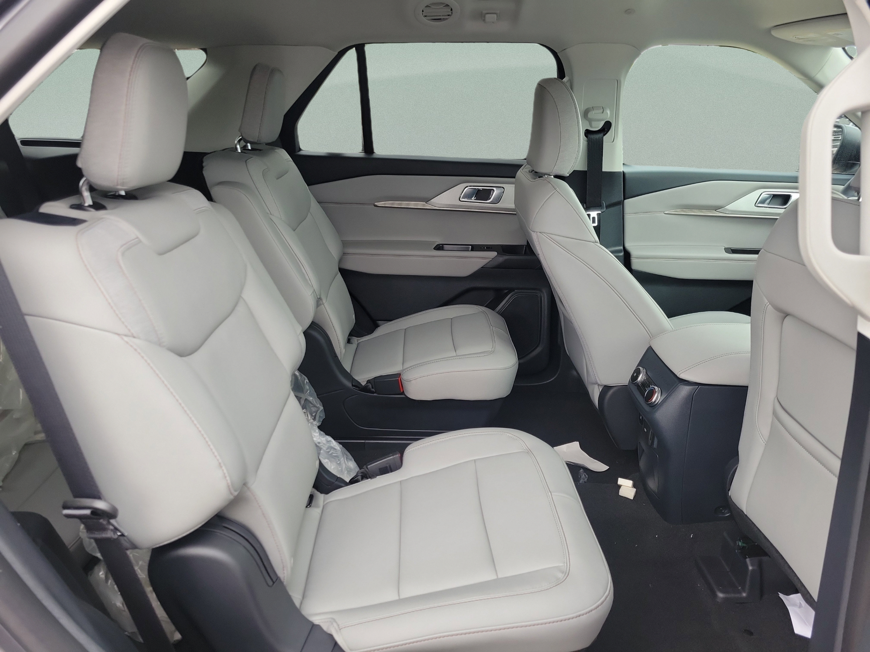 New 2026 Ford Explorer Active w/ Active Comfort Package RWD image 28