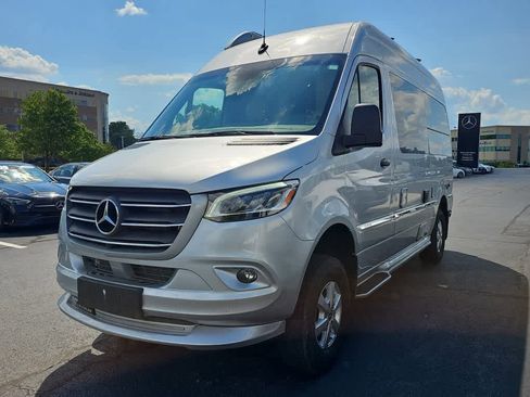 Used 2023 Mercedes-Benz Sprinter 2500 image 7