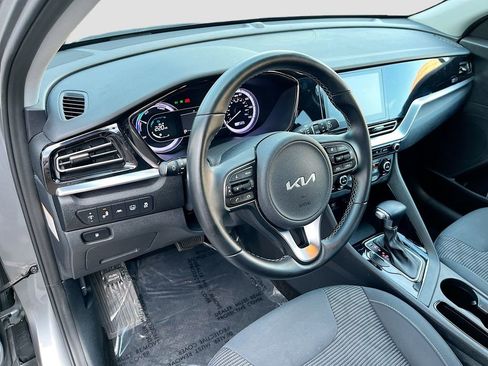 Certified 2022 Kia Niro LXS image 14