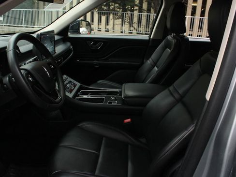 Used 2023 Lincoln Aviator AWD image 14