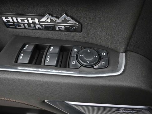 Used 2025 Chevrolet Silverado 1500 High Country w/ Midnight Edition AWD/4WD image 20