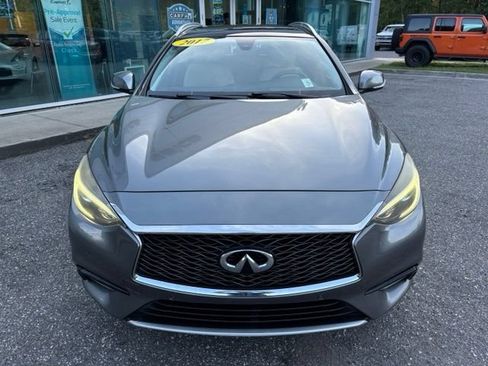 Used 2017 INFINITI QX30 Premium w/ Navigation Package FWD image 8