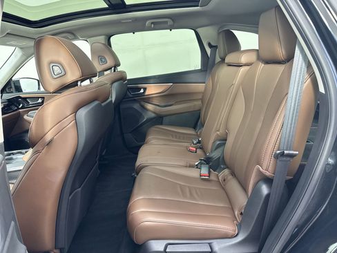 Certified 2024 Acura MDX SH-AWD w/ Technology Package image 24