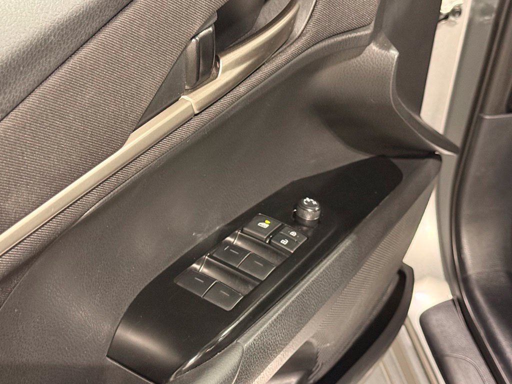 Used 2025 Toyota Camry LE FWD image 13