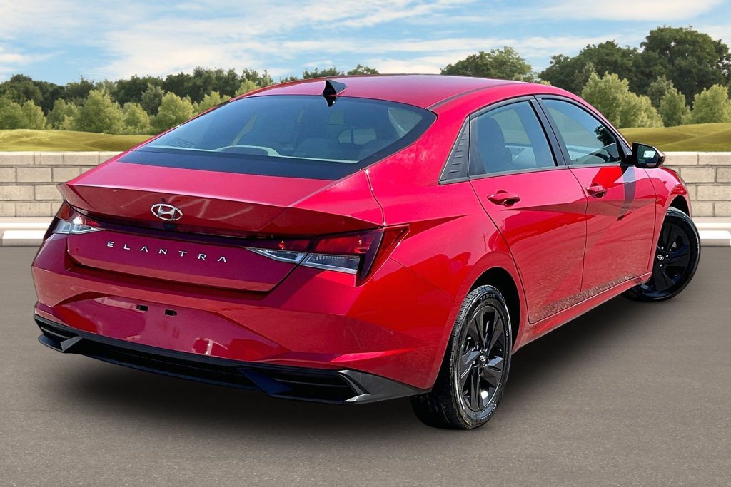 Used 2023 Hyundai Elantra SEL FWD image 12