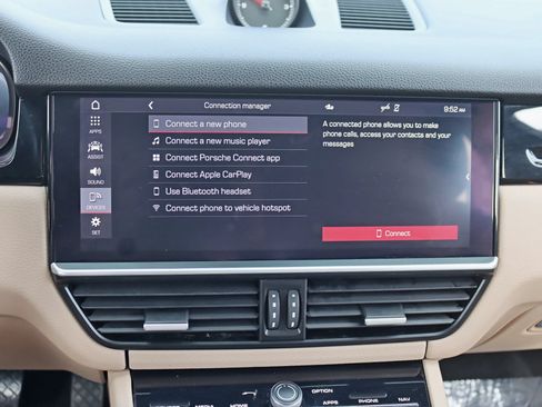 Used 2020 Porsche Cayenne AWD/4WD image 25