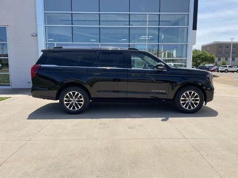 Certified 2025 Ford Expedition Max Platinum AWD/4WD image 4