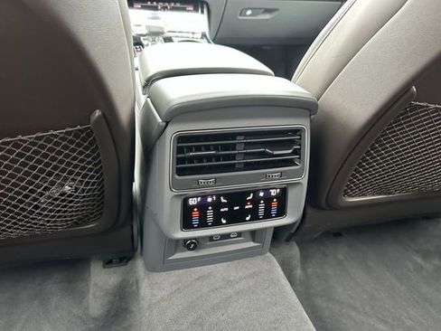 Used 2022 Audi Q8 Prestige image 17