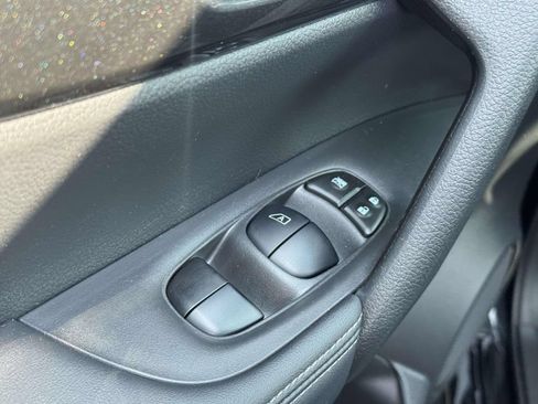 Used 2020 Nissan Rogue SV AWD/4WD image 30