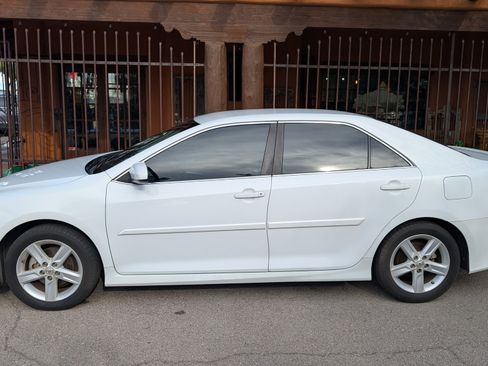 Used 2012 Toyota Camry SE image 6