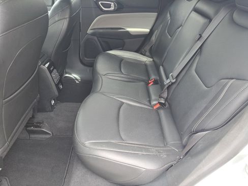 Used 2025 Jeep Compass Limited AWD/4WD image 15