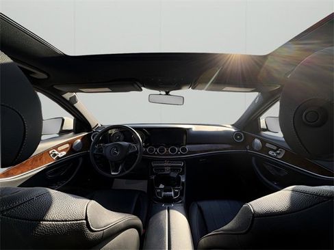 Used 2018 Mercedes-Benz E 300 4MATIC image 15