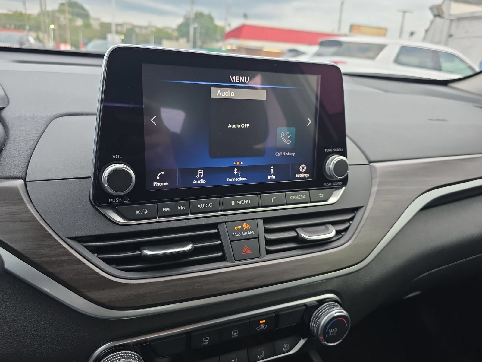 Used 2025 Nissan Altima 2.5 SV FWD image 21