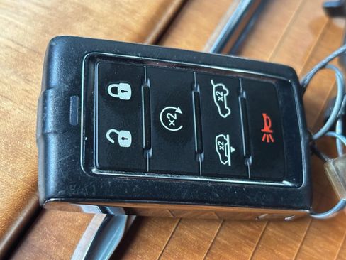 Used 2023 Jeep Grand Wagoneer Series II AWD/4WD image 28