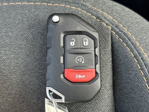Used 2024 Jeep Wrangler Unlimited w/ Convenience Group AWD/4WD image 22