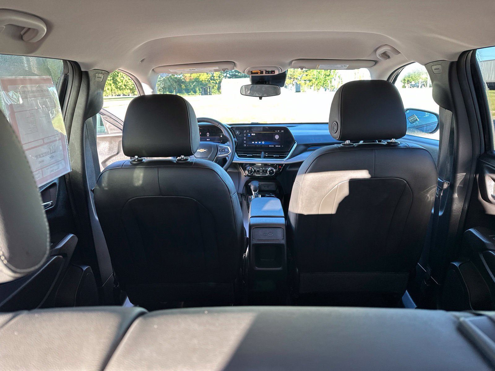 Used 2024 Chevrolet Trax LT w/ LT Convenience Package FWD image 24
