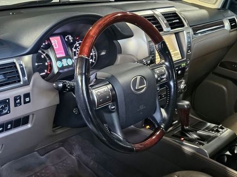 Used 2018 Lexus GX 460 Premium w/ Premium Package AWD/4WD image 10