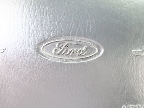 Used 2000 Ford E-150 and Econoline 150 RWD image 40