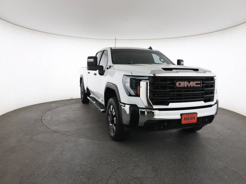 Used 2024 GMC Sierra 2500 Pro w/ Convenience Package AWD/4WD image 3