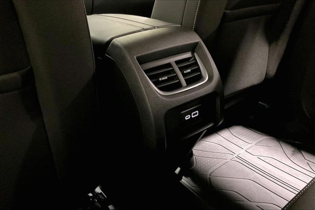 Used 2025 Chevrolet Blazer LT FWD image 34