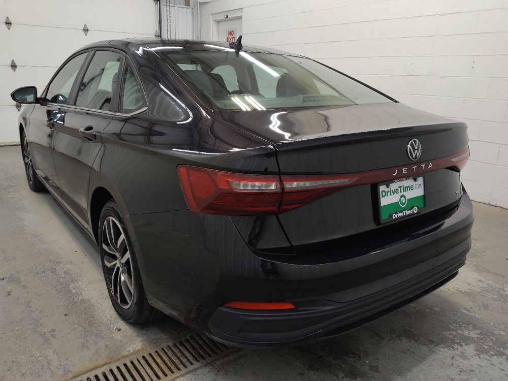 Used 2025 Volkswagen Jetta SE FWD image 5