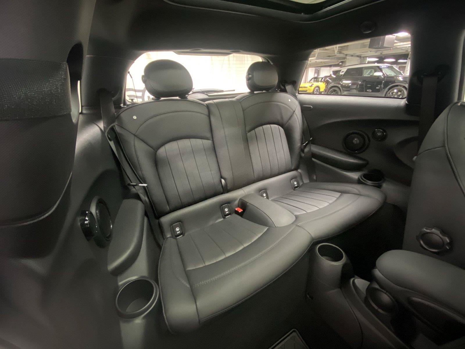 Used 2024 MINI Cooper SE FWD image 29